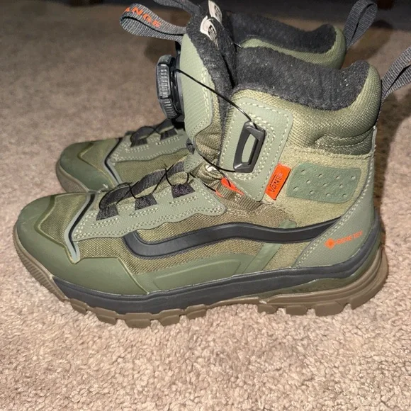 Size 7 - VANS Ultrarange Goretex Green EXO MTE-3 BOA Trail Boots, No Box, Great - Picture 2 of 11
